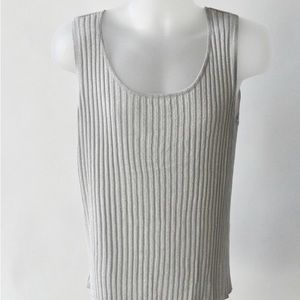 ⚡️Great price for silver metallic tank. Size 3 =16/18. EUC. Make offer